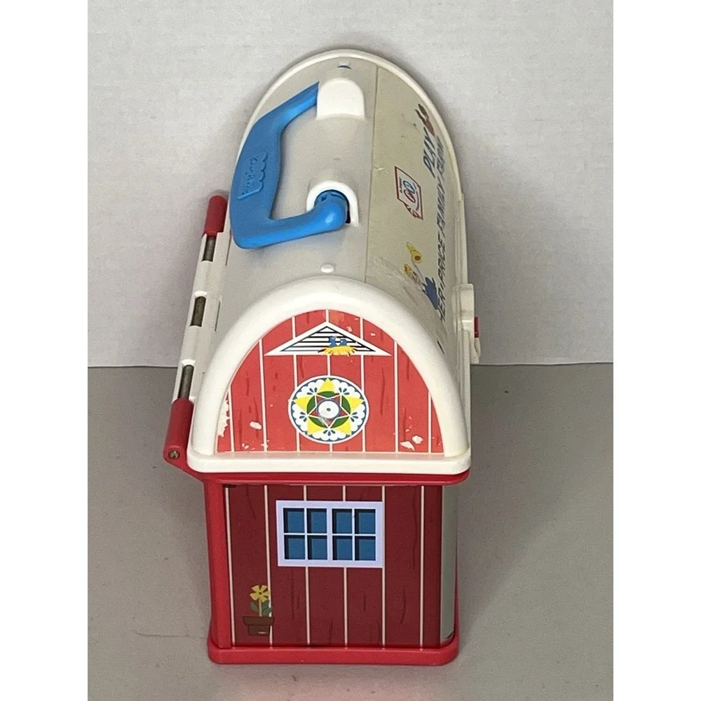 2008 Fisher Price Little People Play Family Farm Lunch Box‎ Barn Carrying Case